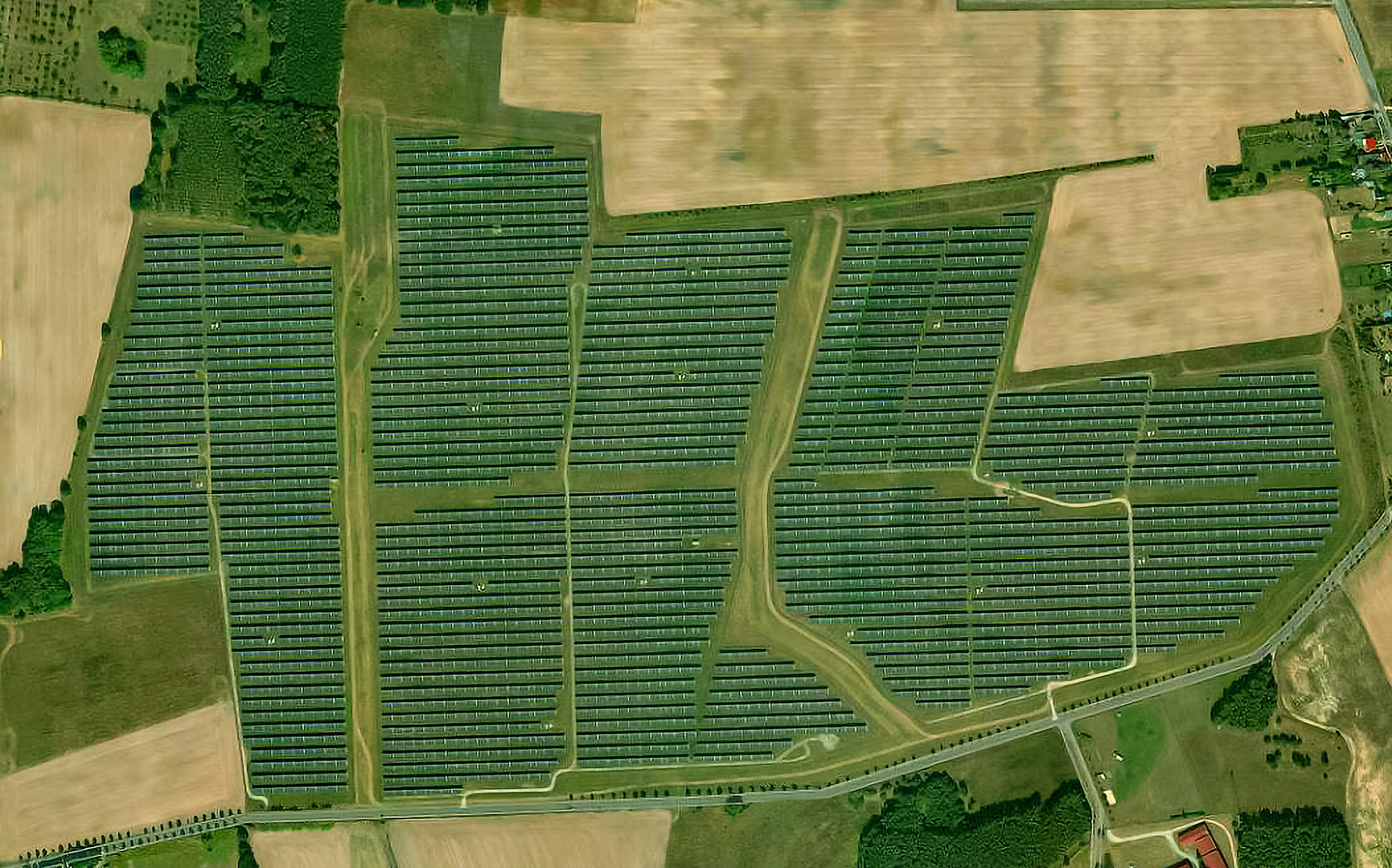 Read more about the article #MonitoringMonday – World’s largest solar park